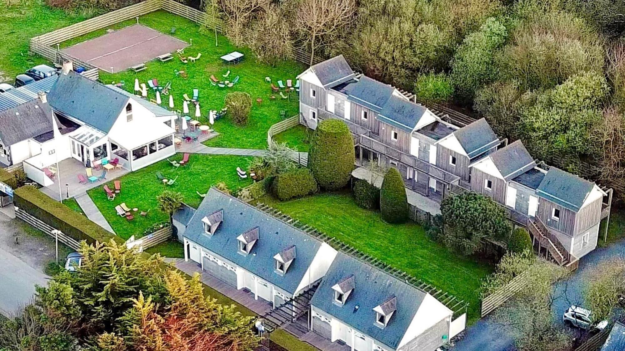 Hotel La Sapinière Saint-Laurent-sur-Mer Esterno foto