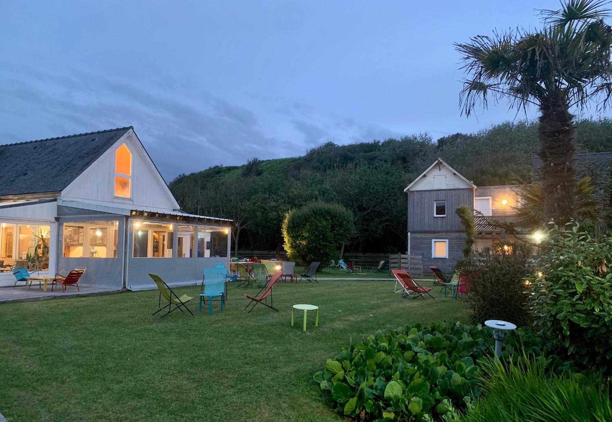 Hotel La Sapinière Saint-Laurent-sur-Mer Esterno foto
